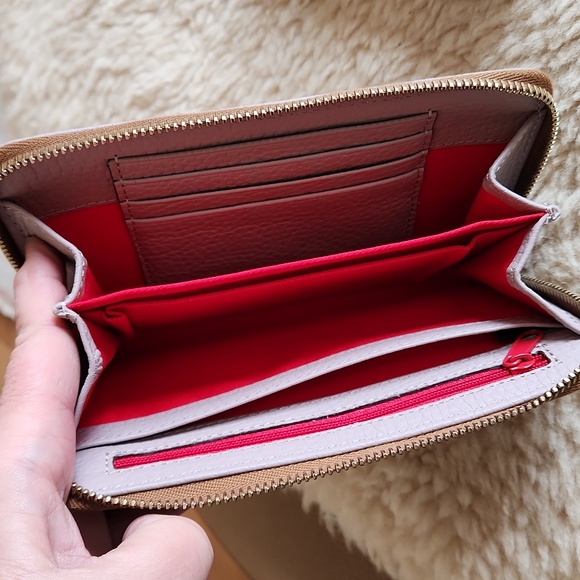 NWT Dooney & Bourke 3/4 Zip Oyster Pebbled Leather Wallet/Wristlet 🩶🎁🦪 - Picture 12 of 16